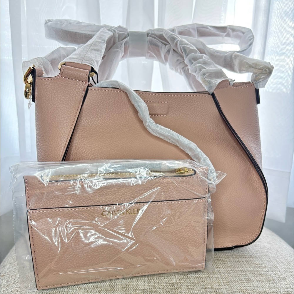 Calvin Klein Estelle Crossbody